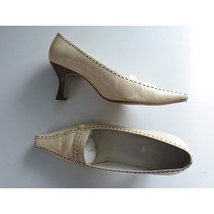 🇩🇰  FRIIS COMPANY cream leather kitten heels 39